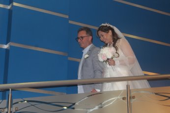 “Evlenelim l…n biz!”