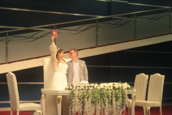 “Evlenelim l…n biz!”