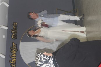 “Evlenelim l…n biz!”