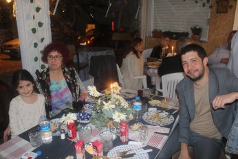 “Evlenelim l…n biz!”