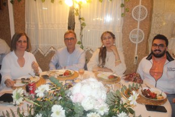 “Evlenelim l…n biz!”