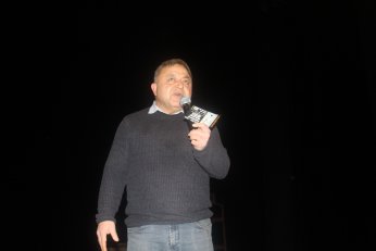 Diziler ve tiyatro birbirini destekler