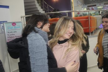 Diziler ve tiyatro birbirini destekler