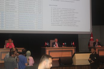 Baskın listeli seçimde bir dalya fark yedi: 111 - 211