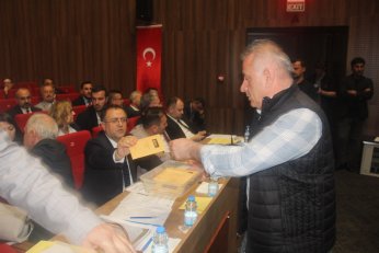 Baskın listeli seçimde bir dalya fark yedi: 111 - 211