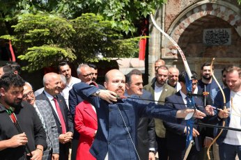 Hakkımızı ahirette alırız 