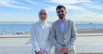 Birer imza nikah defterine attılar