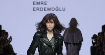 Cennetin Batısında, Kadının Devrimi Başlıyor