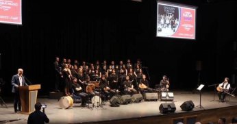 Pandemide sallandı, yıkılmadı: Türkü, yeniden… 