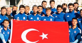 Gururla kutladık. Gururlu dönelim