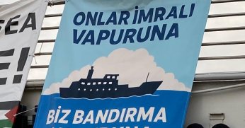 “Salın gitsin” deyip üst geçitten pankartı saldılar