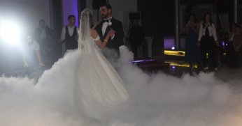 Dünya evine kınayı soğutmadan girdiler 
