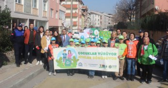 Çocuklar atığı yürüye  yürüye dönüştürecek