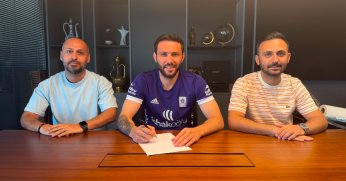 3 maçta rakip olmuştu. Sezon boyunca golcü olacak