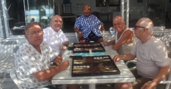Zirveye tek başına açık ara yerleşti