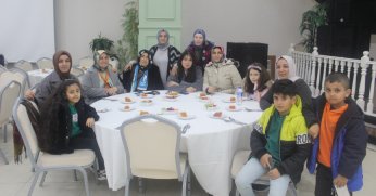 Glütensiz pastayı tesise de vaat etti