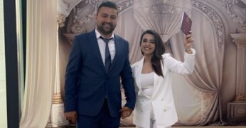 Dünya evine girdiler. Kınaya düğüne bekliyorlar