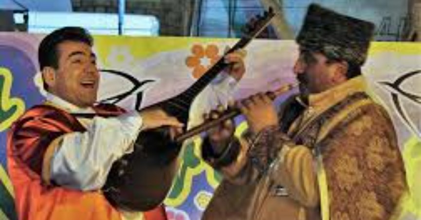 Azeri Âşıklar aşk ile söyleyecek