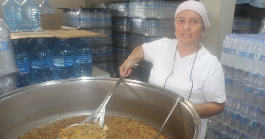 Buğdayı akşamdan kırıp  dört saat kaynattı 