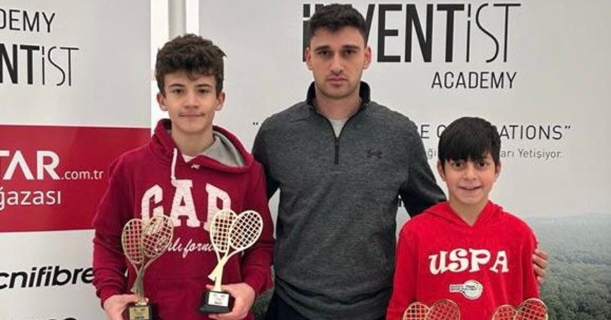 Darıca Tenis 2024’e beş kupa ile başladı