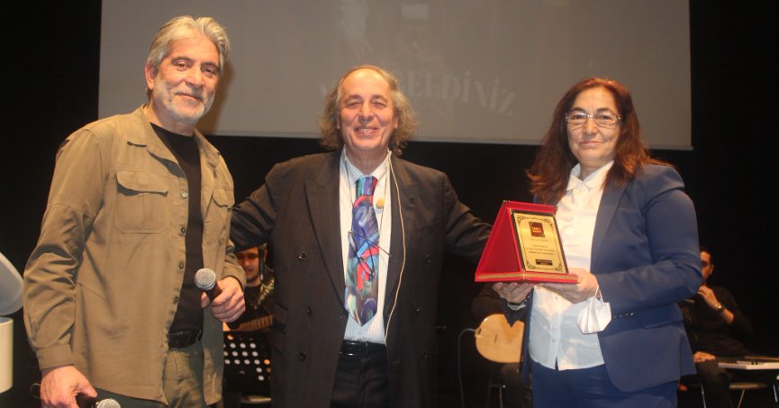 Veda etmiyorum. Son  soluğa kadar buradayım