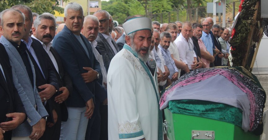 Hacer Bora toprağa verildi 