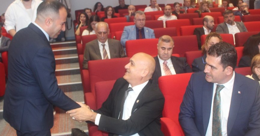 Asıl güç bilgiyi kullanıp geleceği tasarı vizyonunda