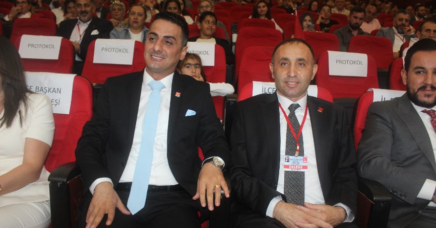 Çayırova’da adaylar divana listelerini verdi