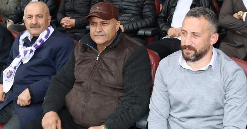 “Çıkarları için kulllananlara prim vermeyin” dedi. Gitti 