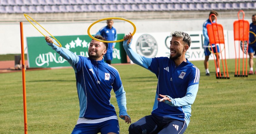 Aç gözünü seyret.  Tekrarı bugün bunun