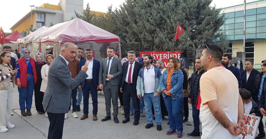 Sorun işçiyle işvereni karşı  karşıya getiren politikalarda 