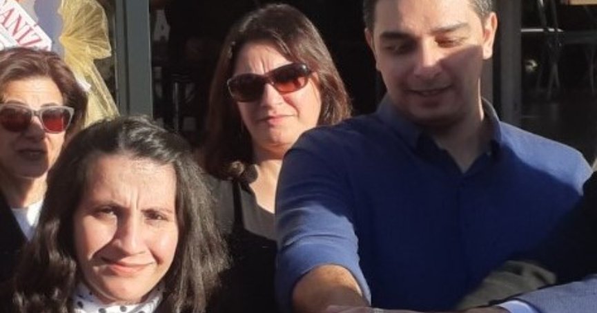 Ruh ikizi çift Pal Sokağı  Kafe’yi veliaht için de açtı