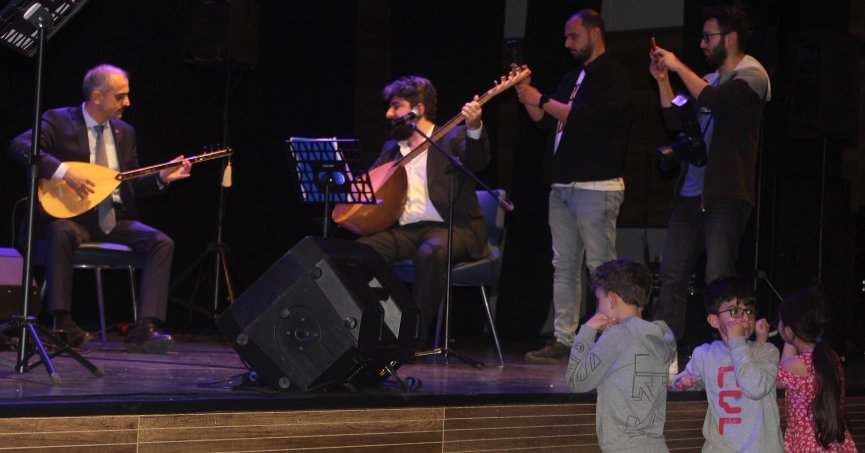 Biraz daha çalışırsak metroda para kazanabilirim