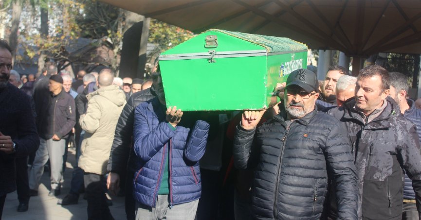 Müzisyen Yalçınkaya şair  dizeleriyle uğurlandı