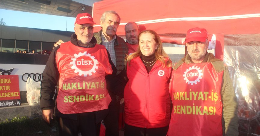 İşçi sınıfının geleceğinin büyük mücadelesindeler