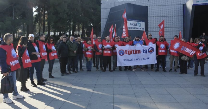 Onurlu yaşam ücreti istiyoruz. Alacağız