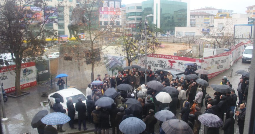 Heykel geri gelmek şartıyla gidebilir