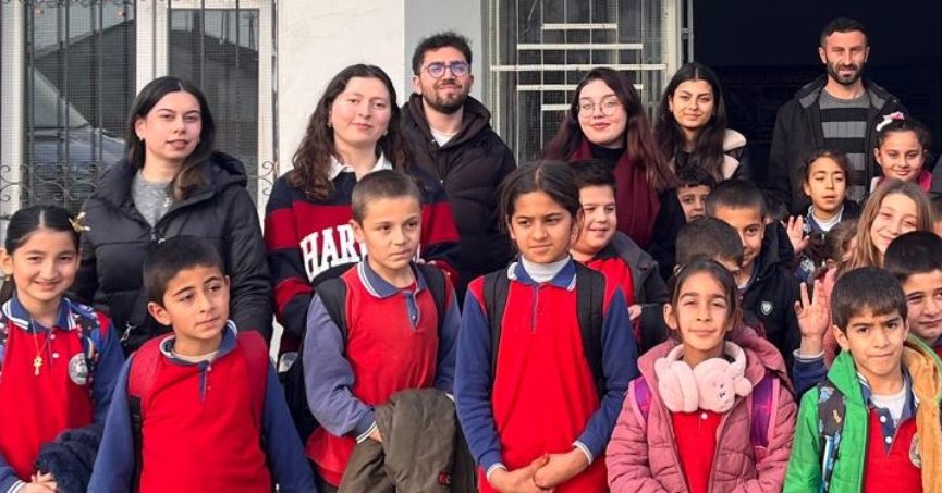 Kitap hediye edip beklentilerini sordular