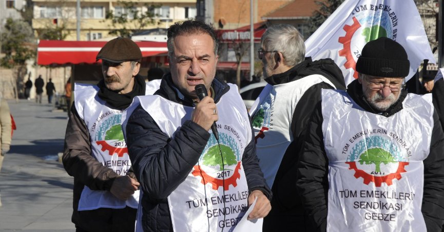 En düşük aylığımız yeni  memur aylığıyla eşitlenmeli