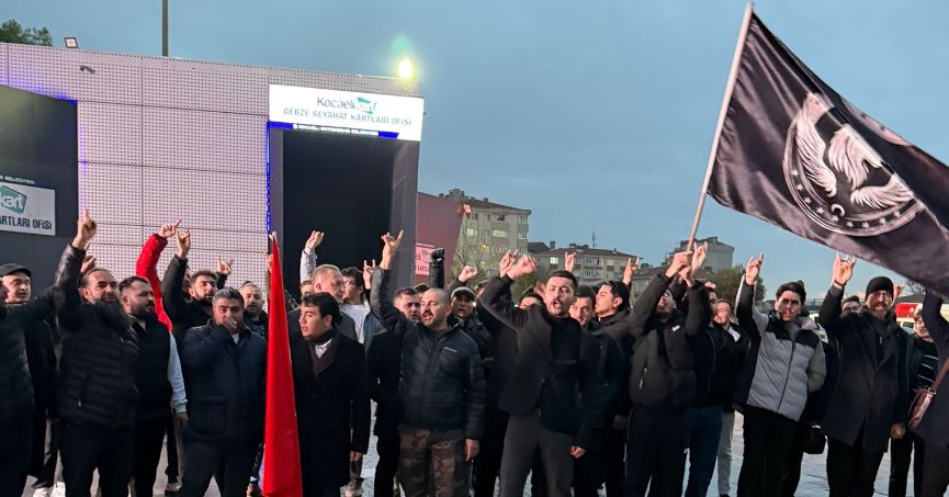 Bu sefer bayrak için yürüyecekler