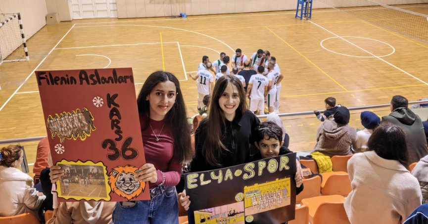 10 takımın 10'u da yarı final adayı