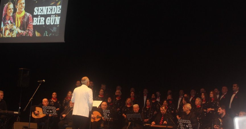 Senede bir gündü. O da önceki gündü 