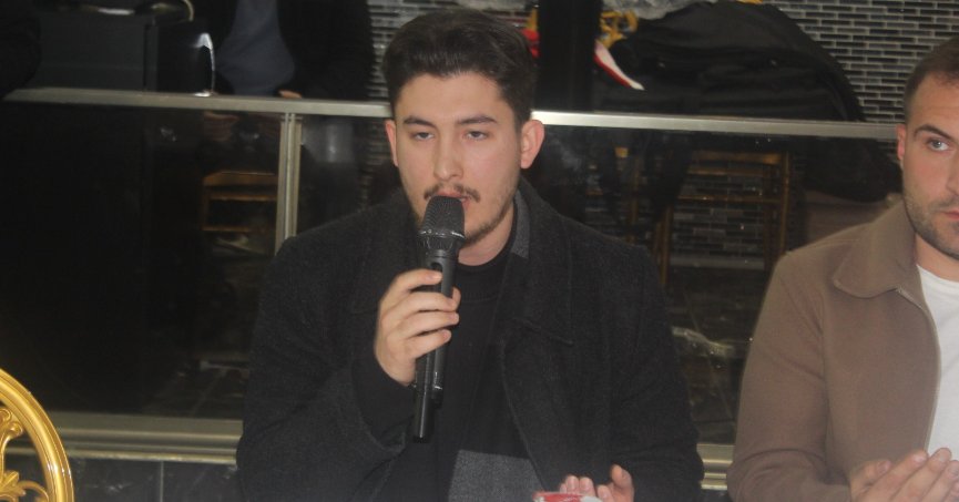 Tek “konuşmacı” imamdı. Menüde hurma olsa iyiydi