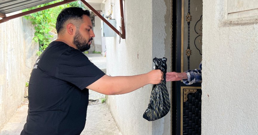 Yasin Börü anısına kurban eti dağıttılar