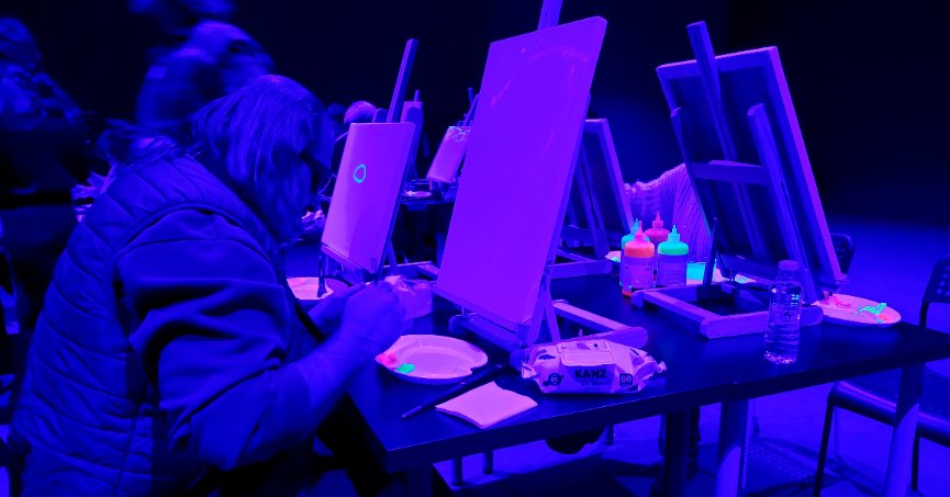 Karanlıkta resim atölyesi