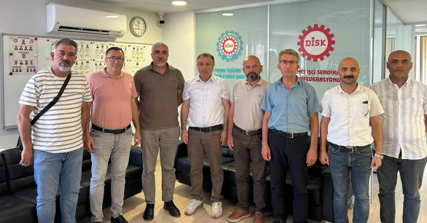 Greve ve nöbete destek. NATO’ya karşı kitlesel rest