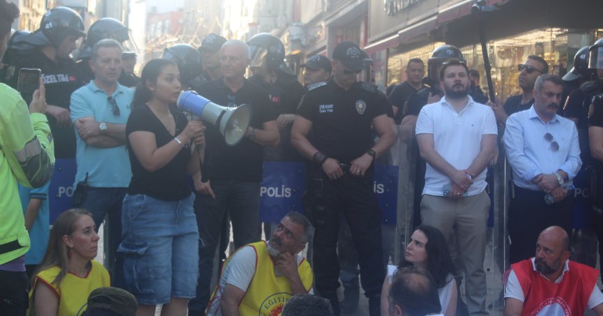 Öğretmenim dövülürken neredeydiniz?
