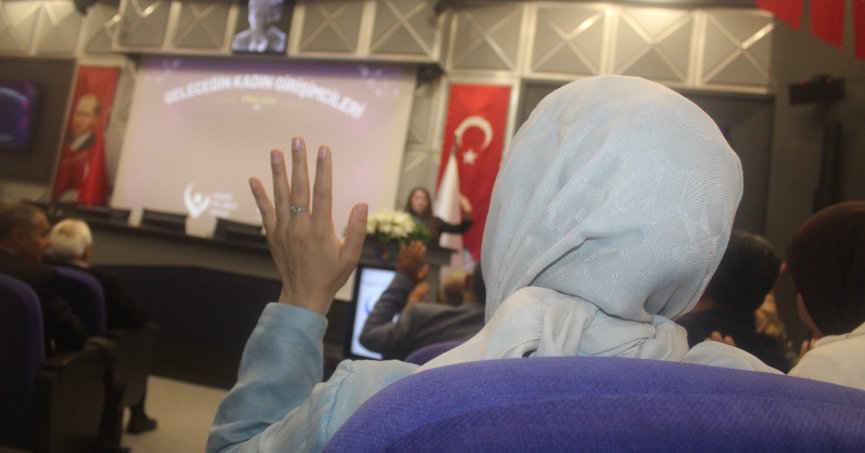 Olası riski üstlendi: Sol kollar havaya 