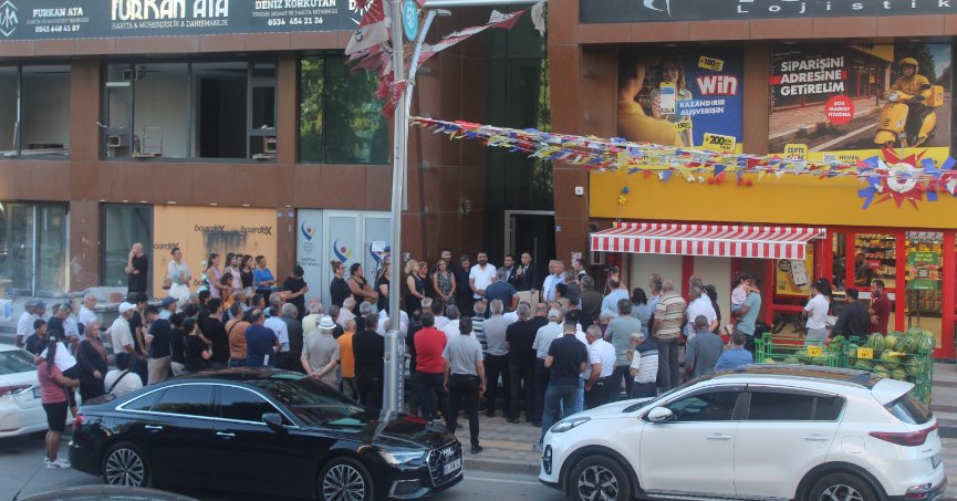 Yönetimde Garip, Meclis’te Bilmez ve Kadın Kolları kaldı 