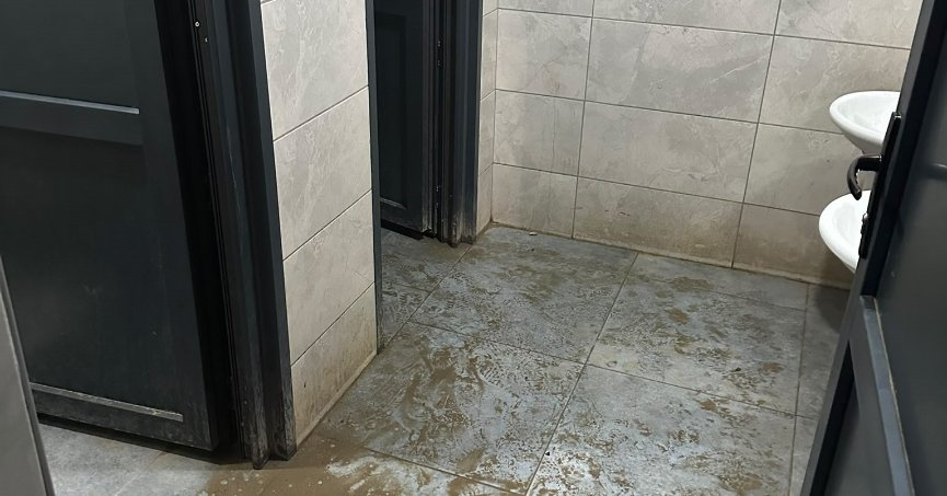 Millet Bahçesinde tuvalet mikrop saçıyor